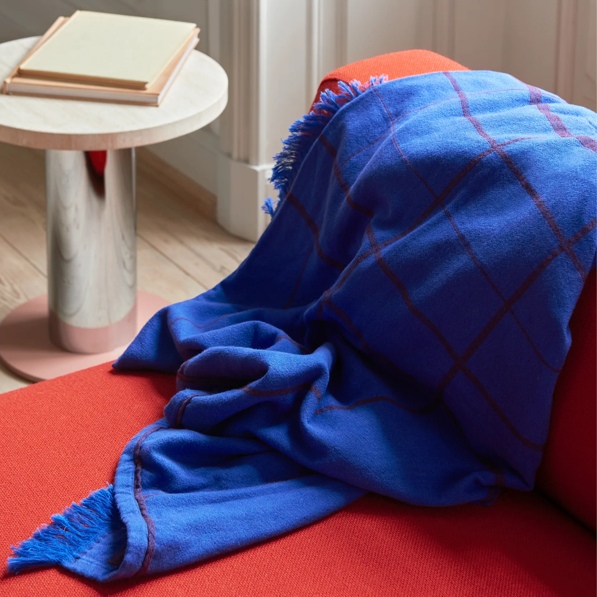 Untitled AP10 throw 150x210 cm, Electric Blue &Tradition