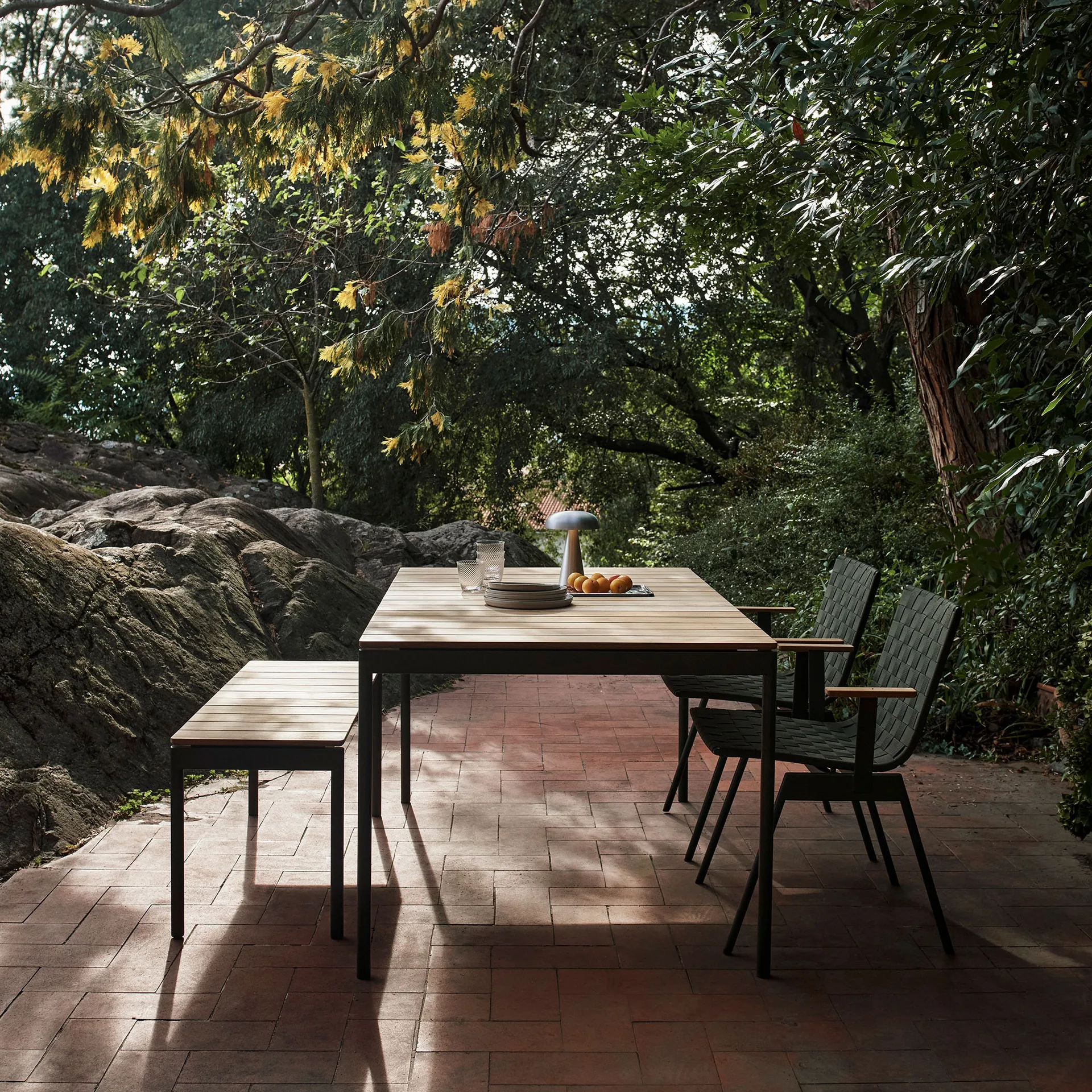 Ville AV25 table small 150x90 cm, Bronze green &Tradition