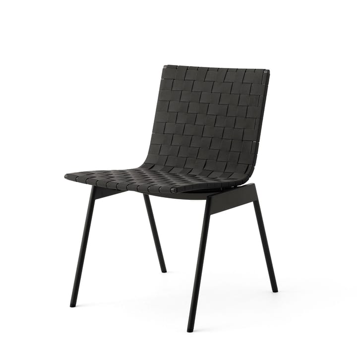 Ville Outdoor AV33 chair - Warm black - &Tradition