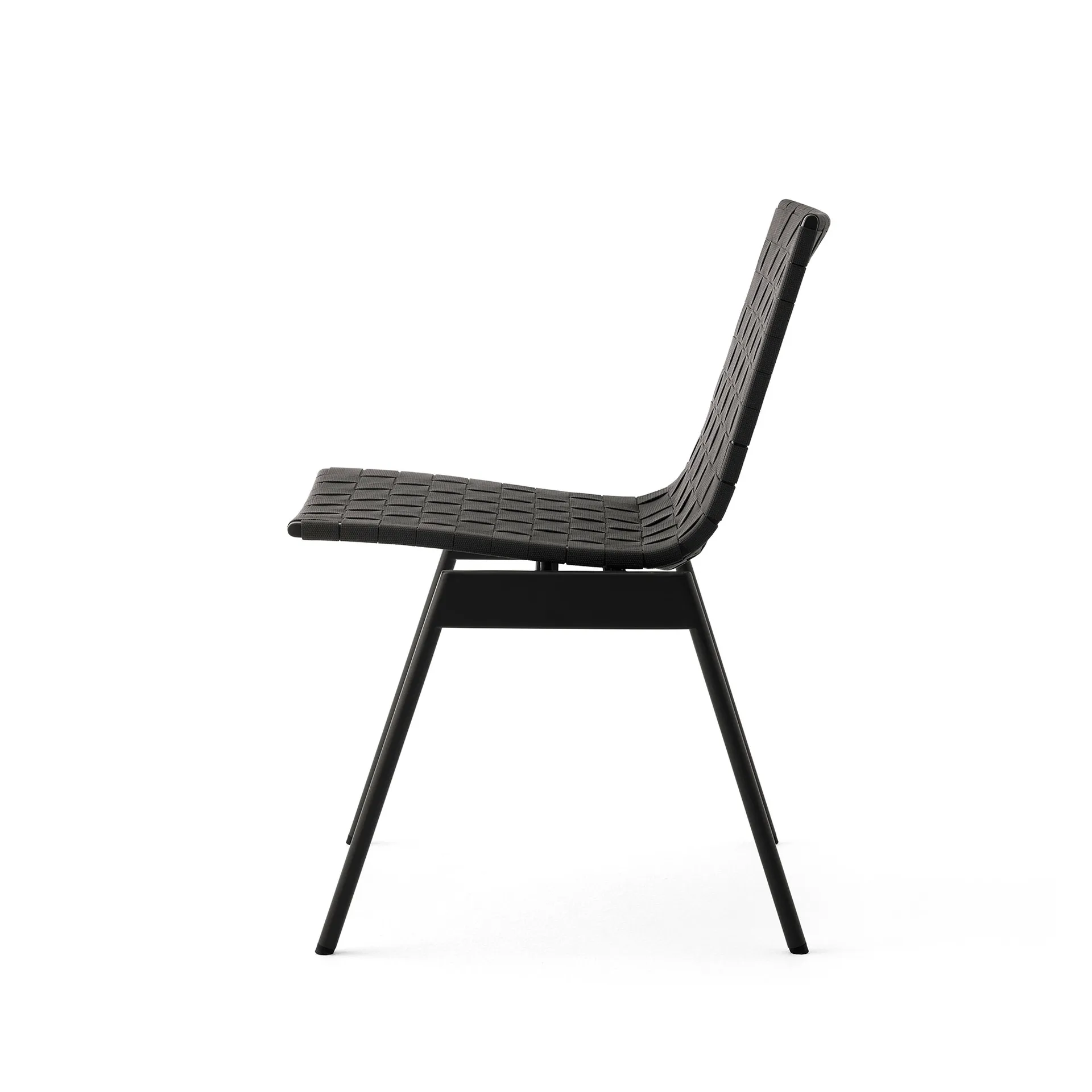 Ville Outdoor AV33 chair, Warm black &Tradition