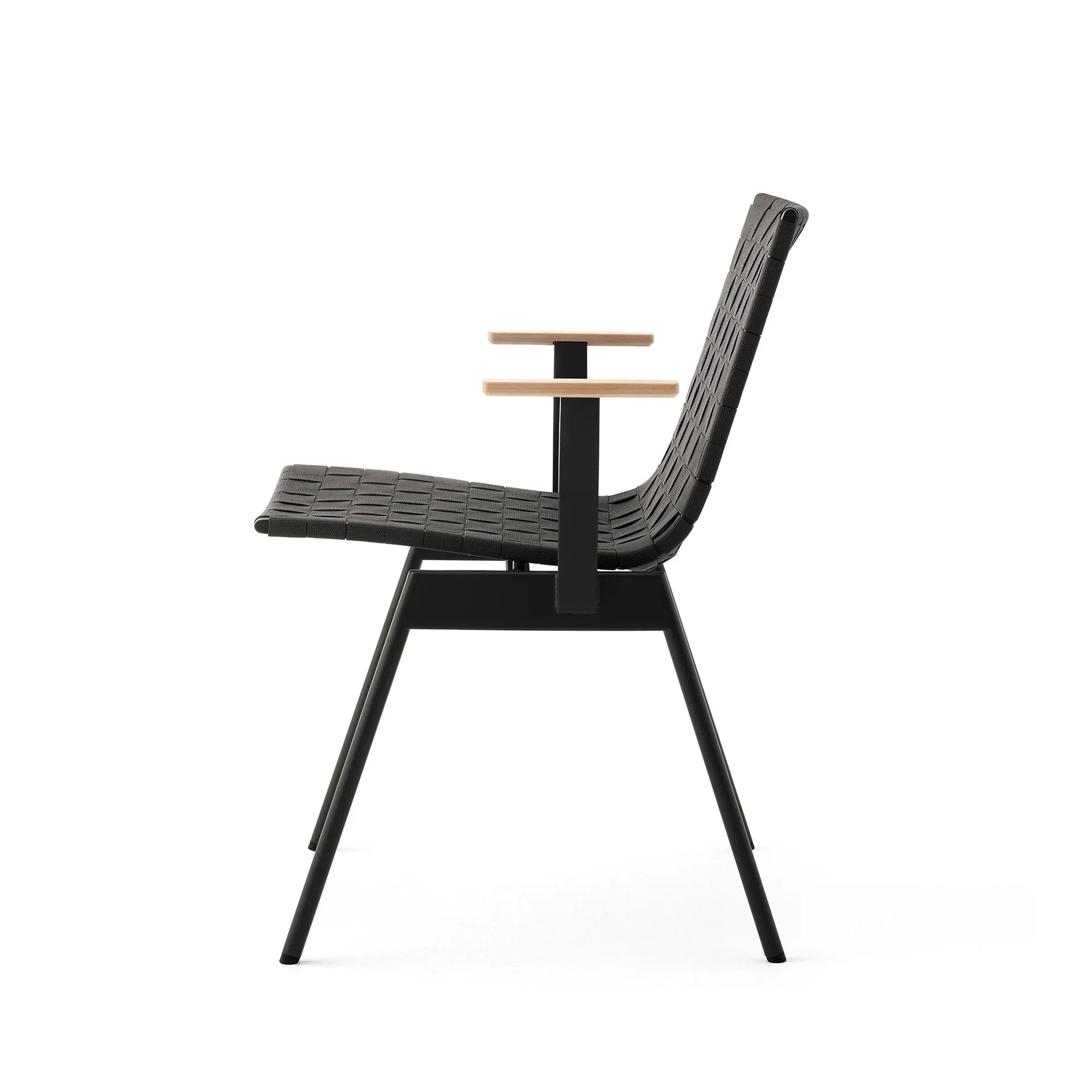 Ville Outdoor AV34 chair, Warm black &Tradition