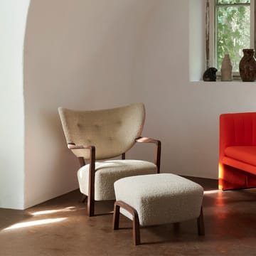 Wulff ATD3 footstool - Sheepskin moonlight, white-oiled oak legs - &Tradition