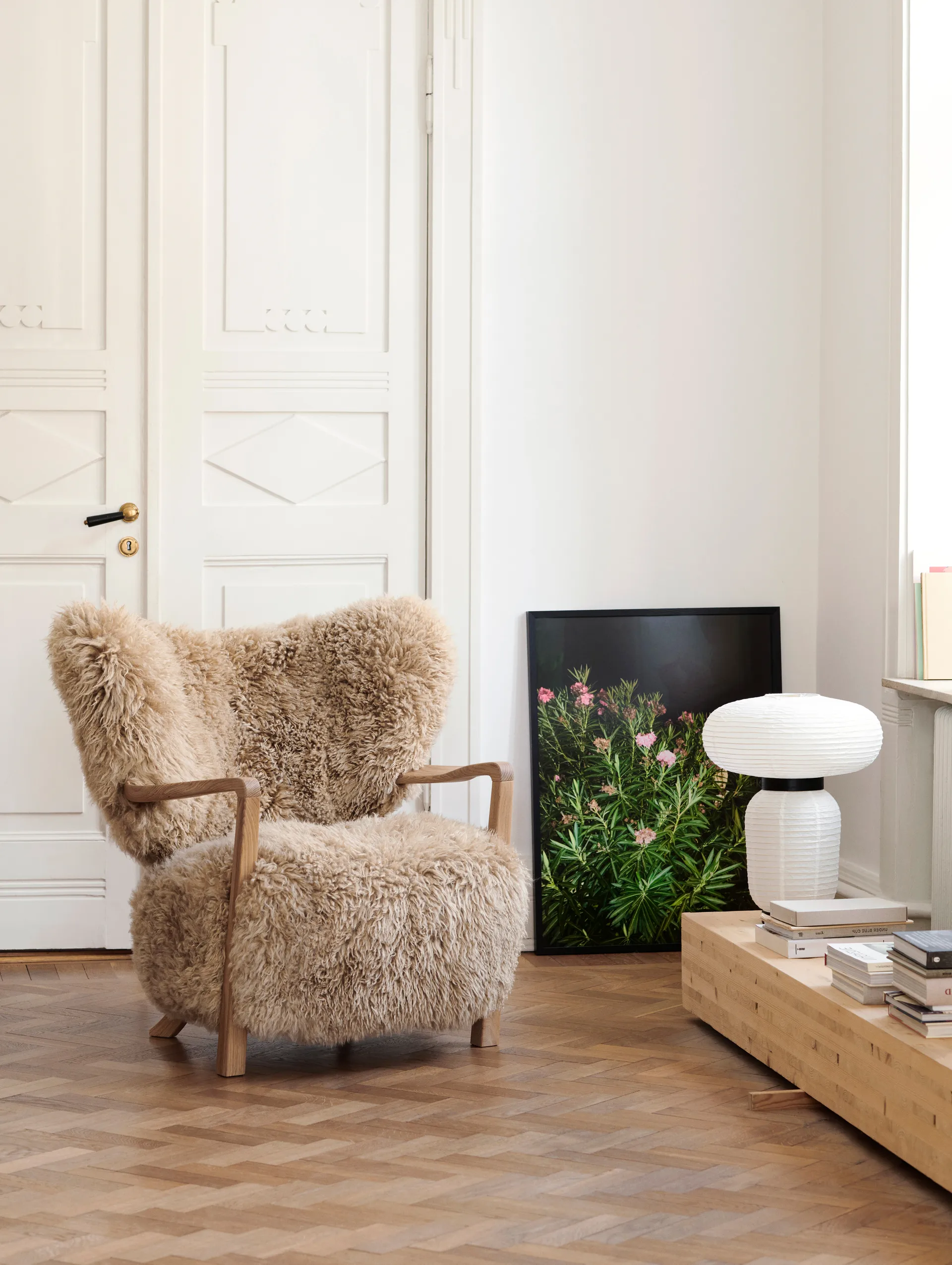 Wulff Lounge Chair ATD2 armchair, Oiled oak-Sheepskin honey &Tradition