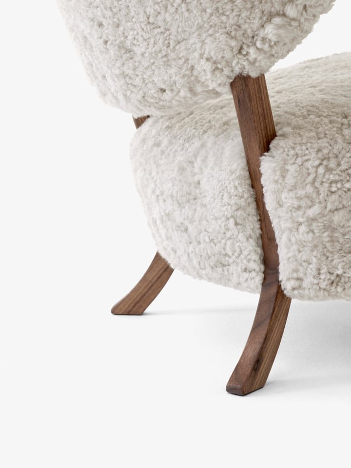 Wulff Lounge Chair ATD2 armchair, Oiled walnut-Moonlight &Tradition