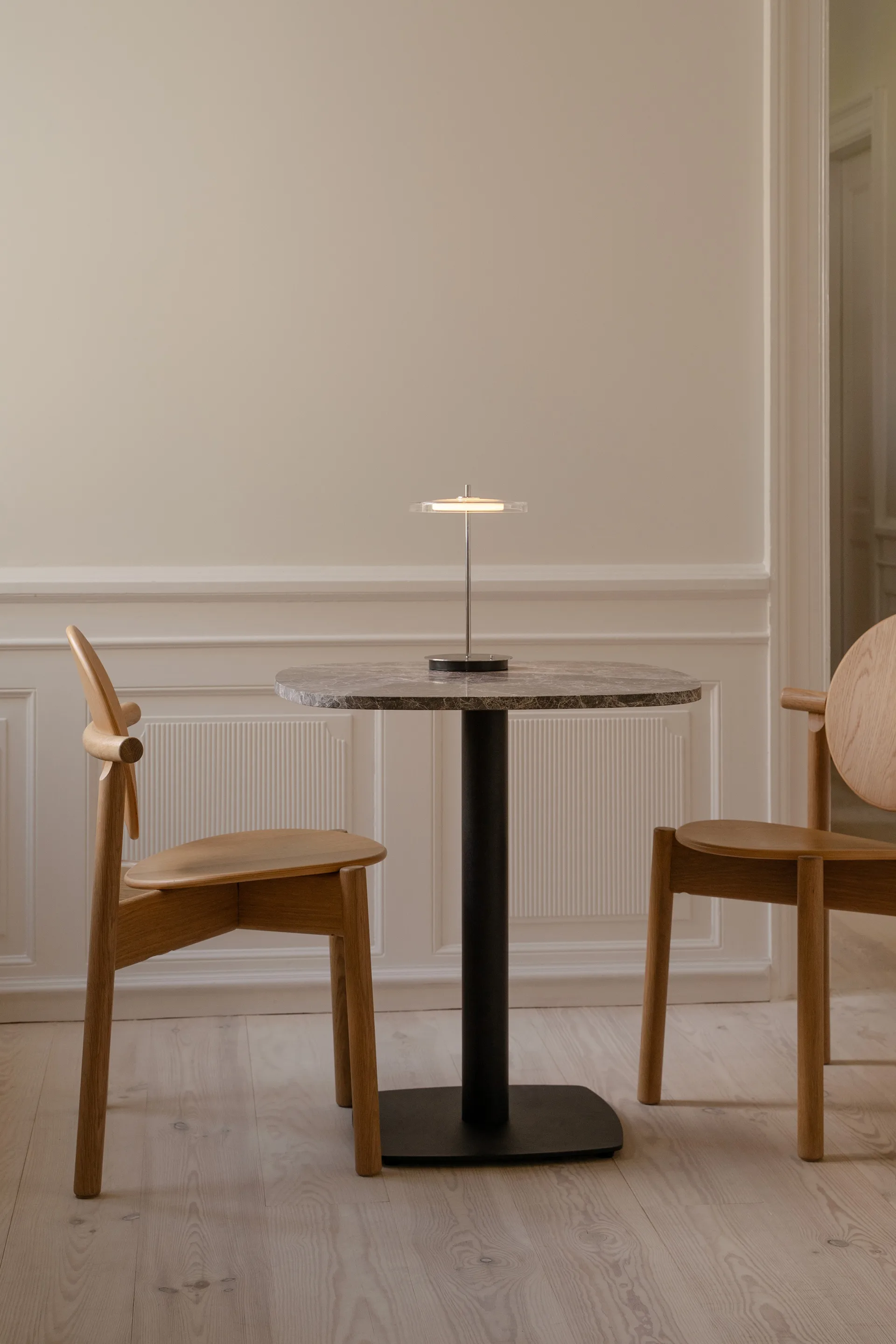 Asteria Move table lamp, Glass-polished steel Umage