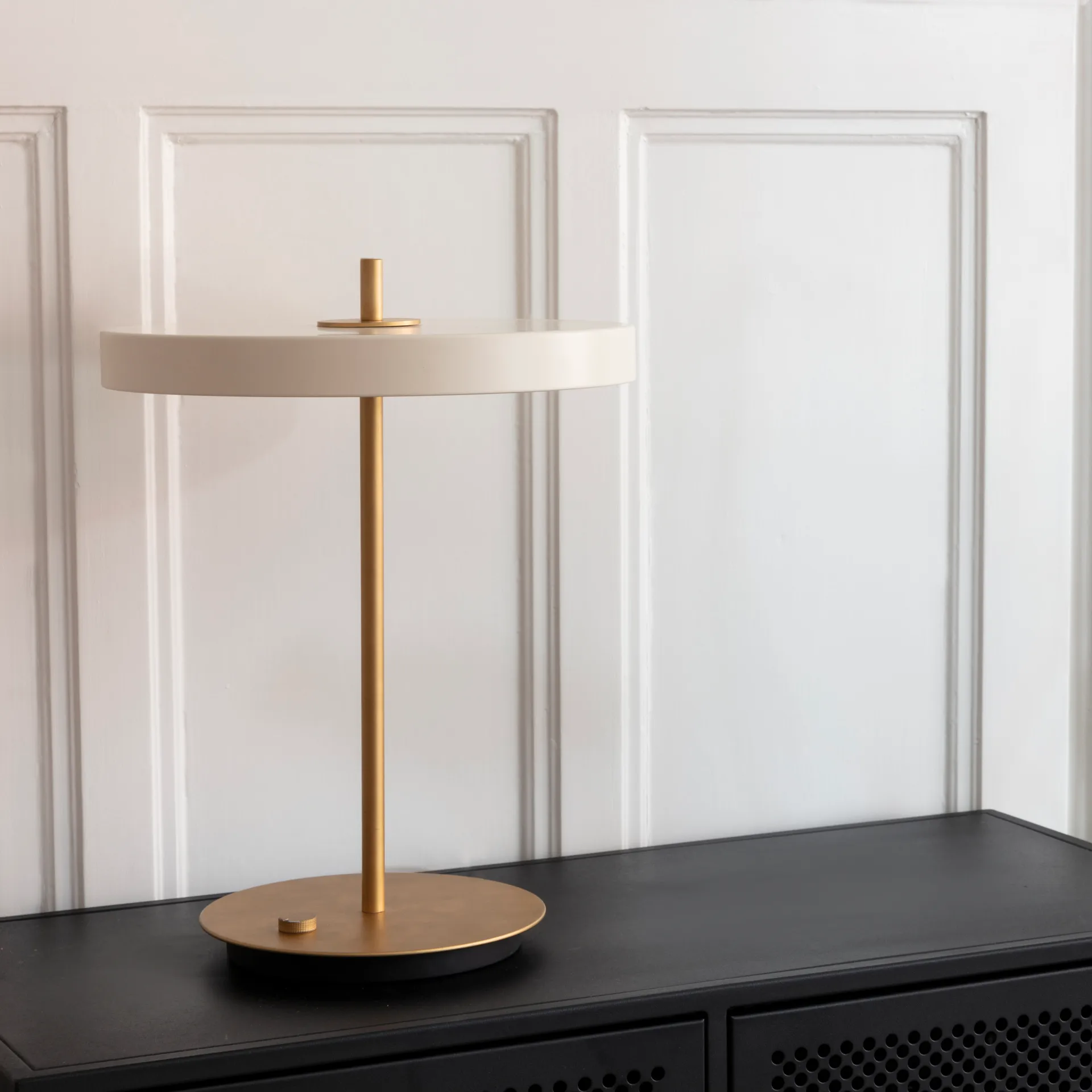 Asteria table lamp, Pearl Umage