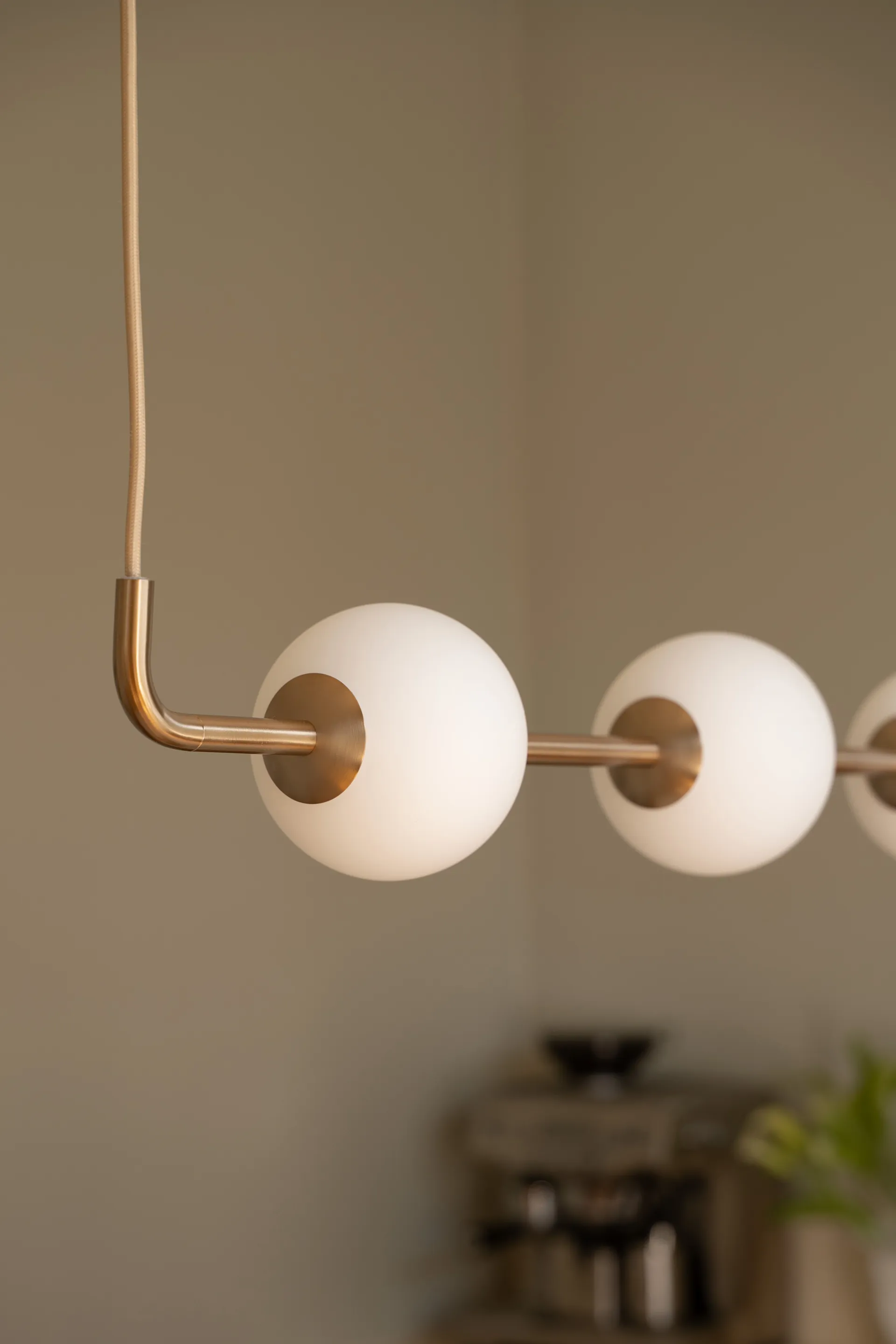 Audrey linear pendant, Brass Umage