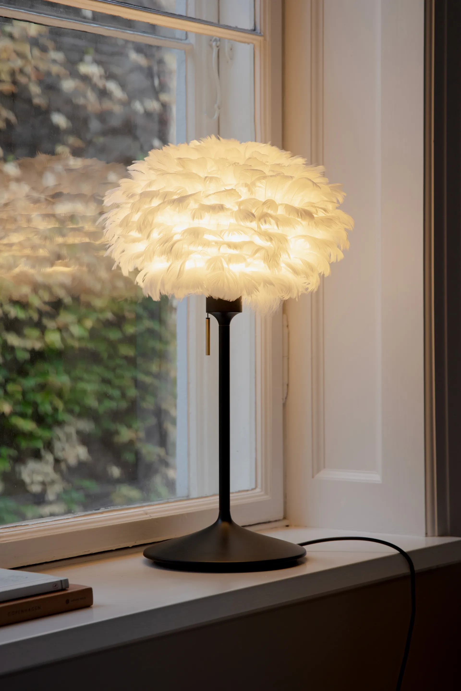 Eos table lamp mini, White-Black Umage