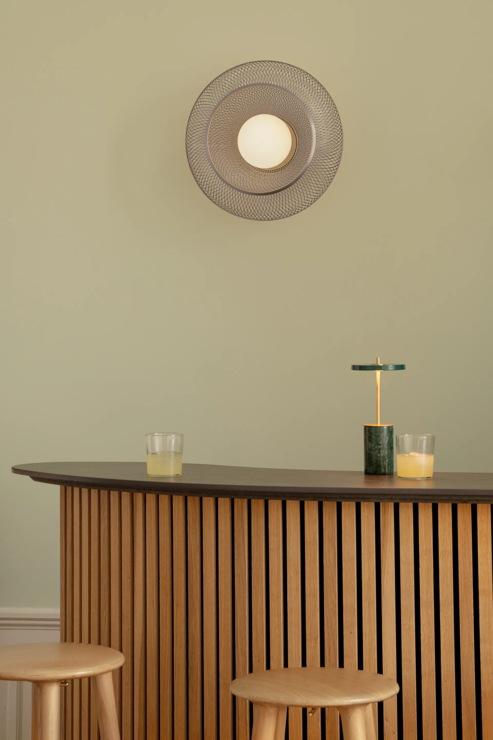 Faraday Up medium ceiling light, Brushed Brass Umage