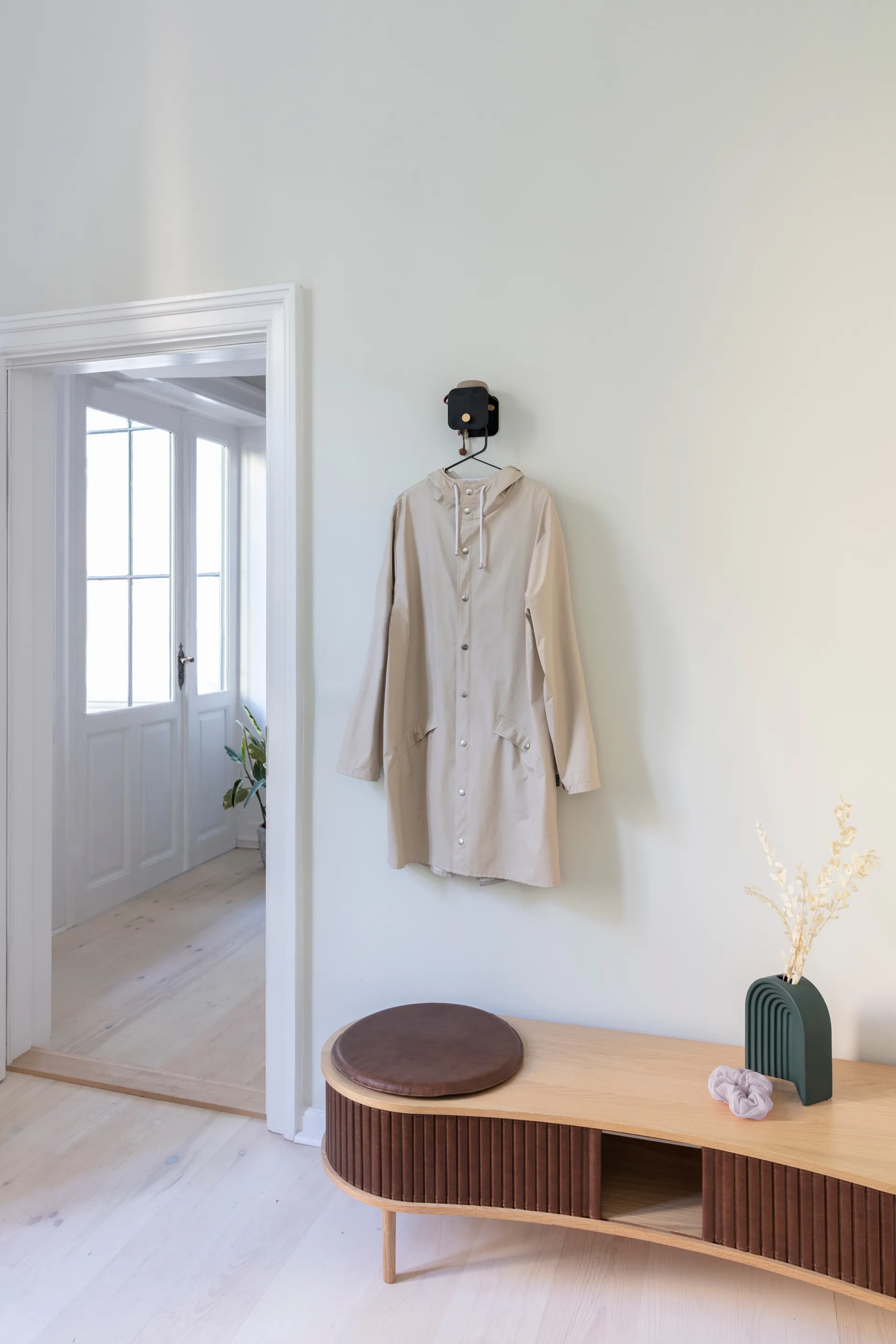 Hang in There wall hanger, Black-brass Umage