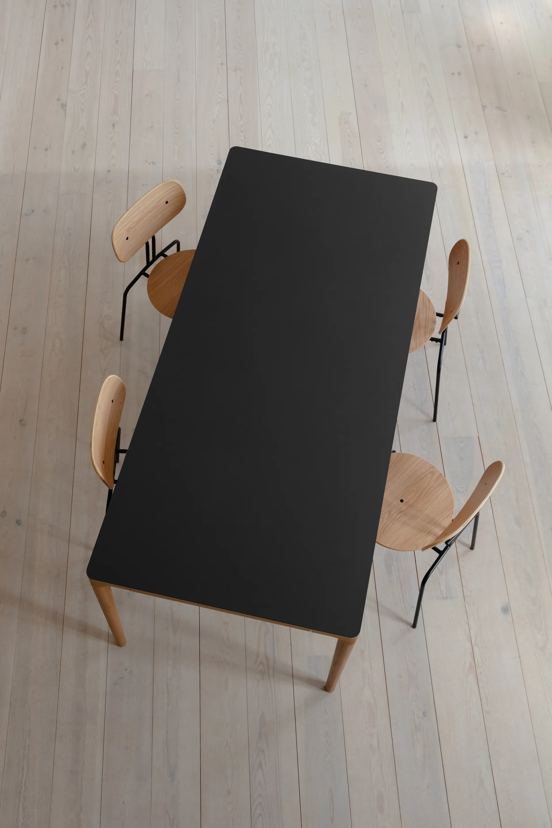 Heart'n'Soul dining table 90x200 cm, Oak-obsidian black Umage