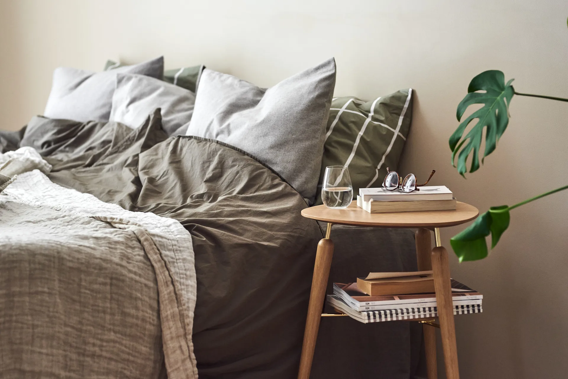 My Spot side table, Oak-bronze Umage