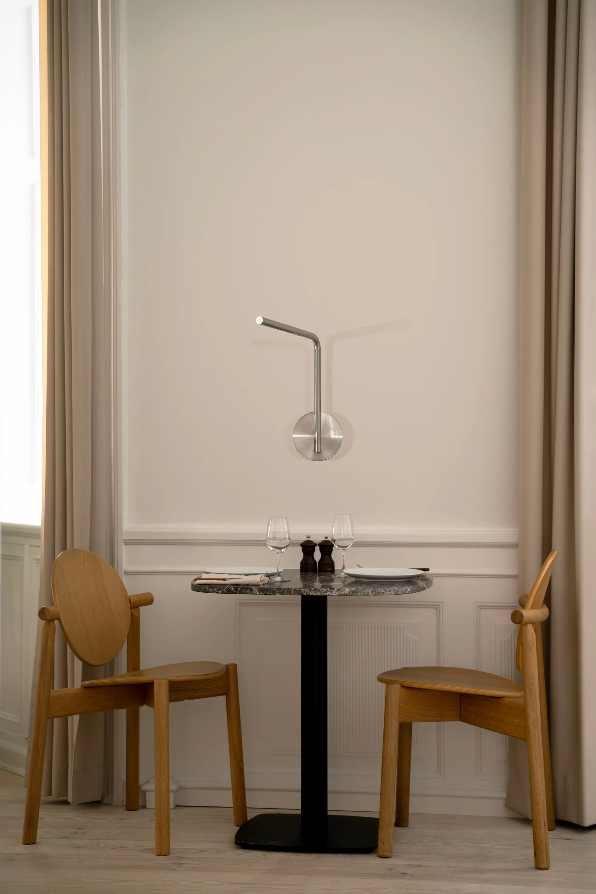 Omni Pivot wall lamp, Steel Umage