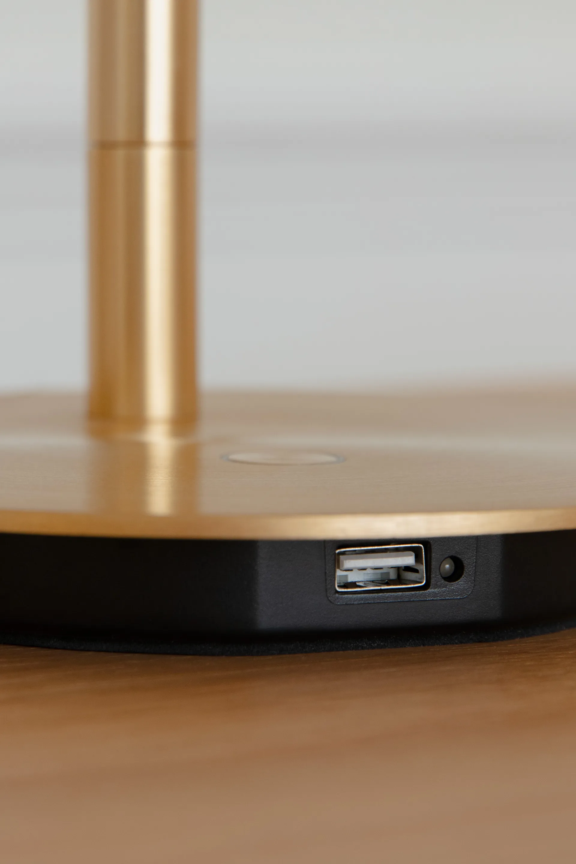 Omni Table table lamp, Brass Umage