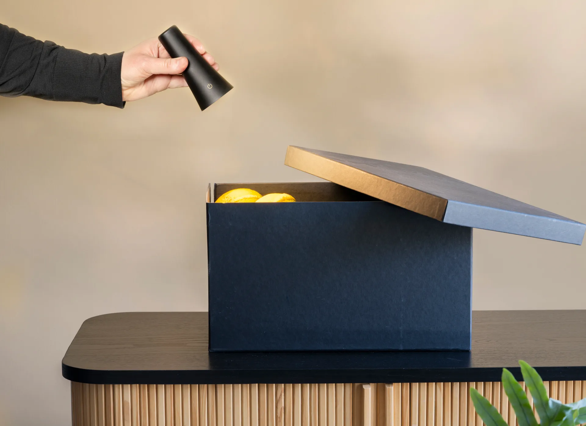 No Cable rechargeable desk lamp, Black, Ø11.7x34.8 cm Unison