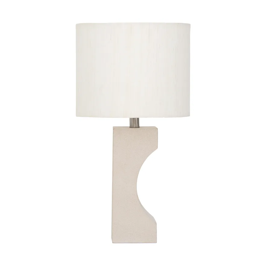 URBAN NATURE CULTURE Fiocco table lamp 50 cm Sand | Scandinavian Design | Desk & table lamps | Beige