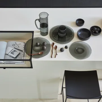 UNC plate recycled glass Ø28 cm - Ebony - URBAN NATURE CULTURE