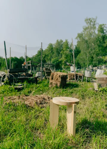 001 Stool stool - Matte oil-waxed pine, Ø40x44 cm - Vaarnii