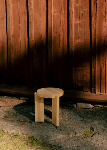 001 Stool stool - Matte oil-waxed pine, Ø40x44 cm - Vaarnii
