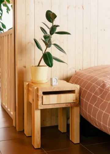 003 Stilts Side Table side table - Matte oil-waxed pine 40x36x45 cm - Vaarnii