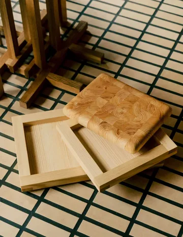 009 Tray tray - Oil-waxed pine, 33x33x6 cm - Vaarnii