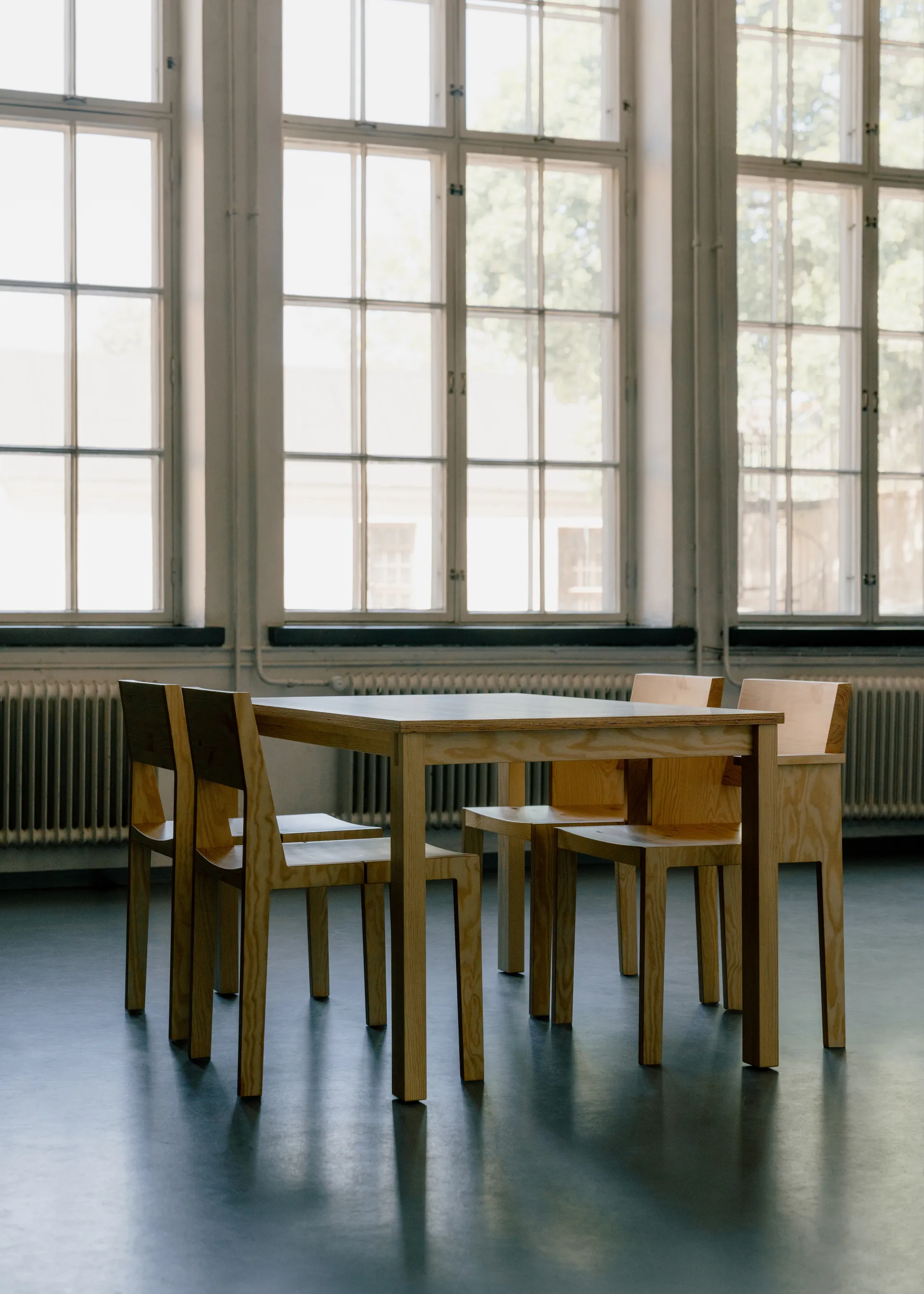016 Maasto Table, Matte oil-waxed pine, 90x90x75 cm Vaarnii