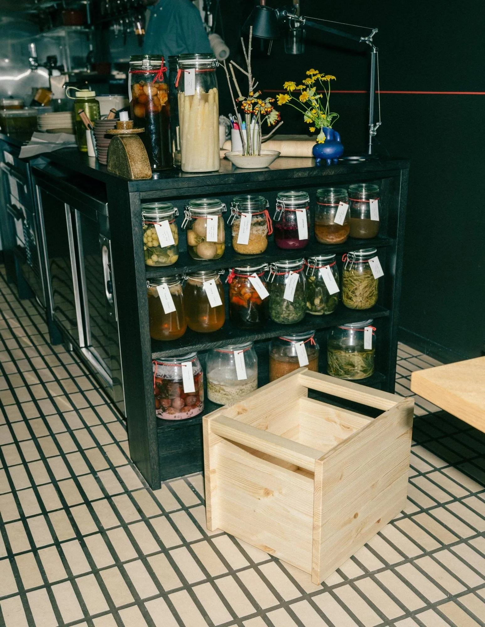 020 Koppa Crate storage box, Oil-waxed pine, large 38x43x36 cm Vaarnii