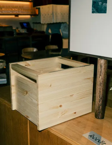 020 Koppa Crate storage box - Oil-waxed pine, large 38x43x36 cm - Vaarnii