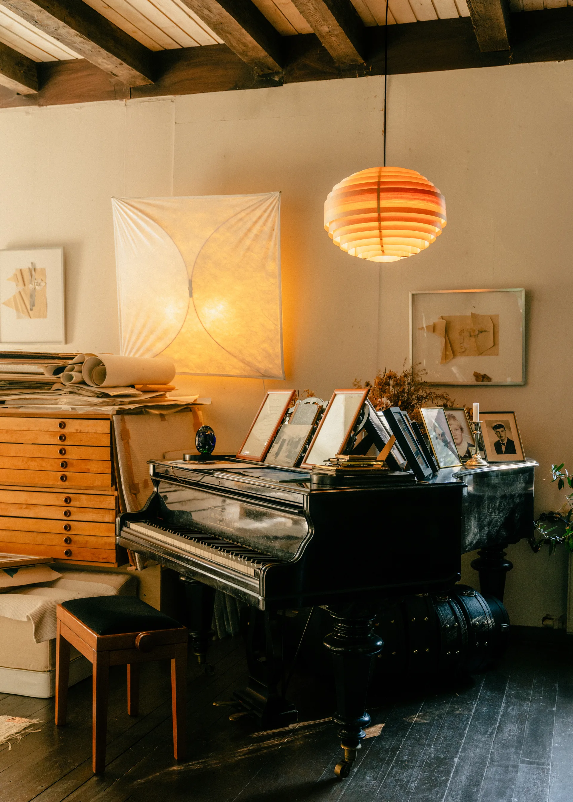 1002 Hans Pendant pendant, Matte oil-waxed pine, Ø46 cm Vaarnii