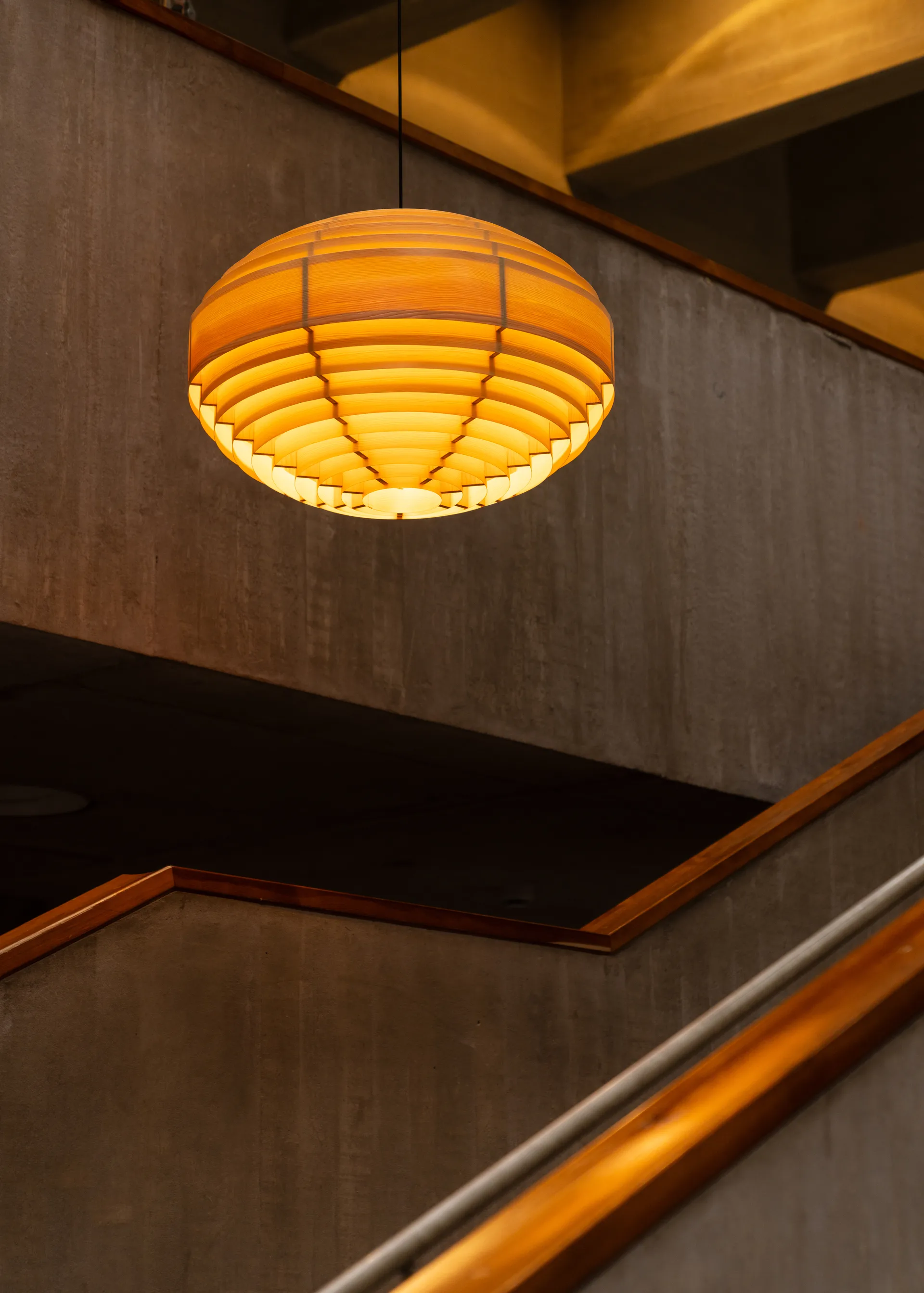 1002 Hans Pendant pendant, Matte oil-waxed pine, XL Ø70 cm Vaarnii