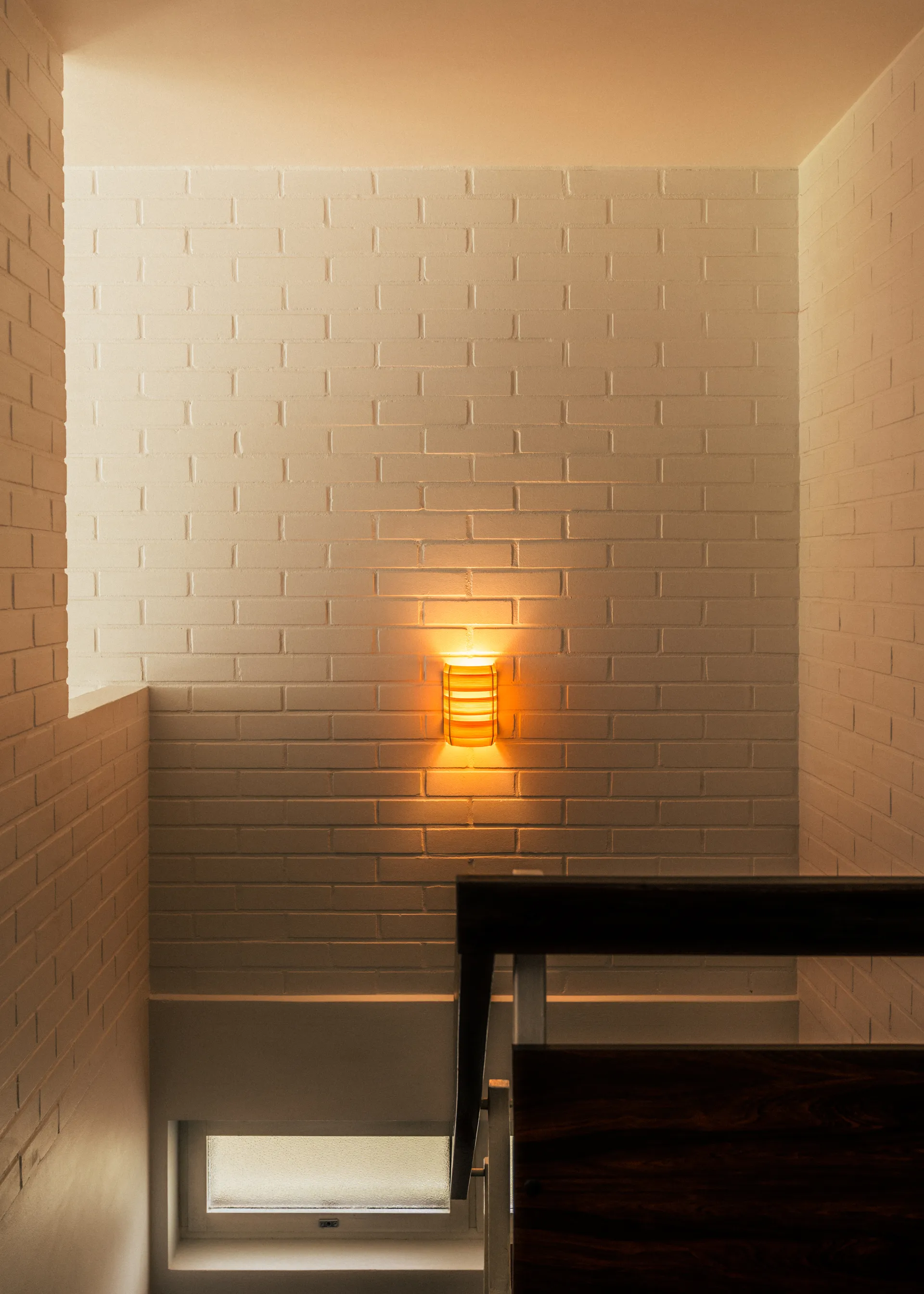 1004 Hans Wall Light, Matte oil-waxed pine, 16x24 cm Vaarnii