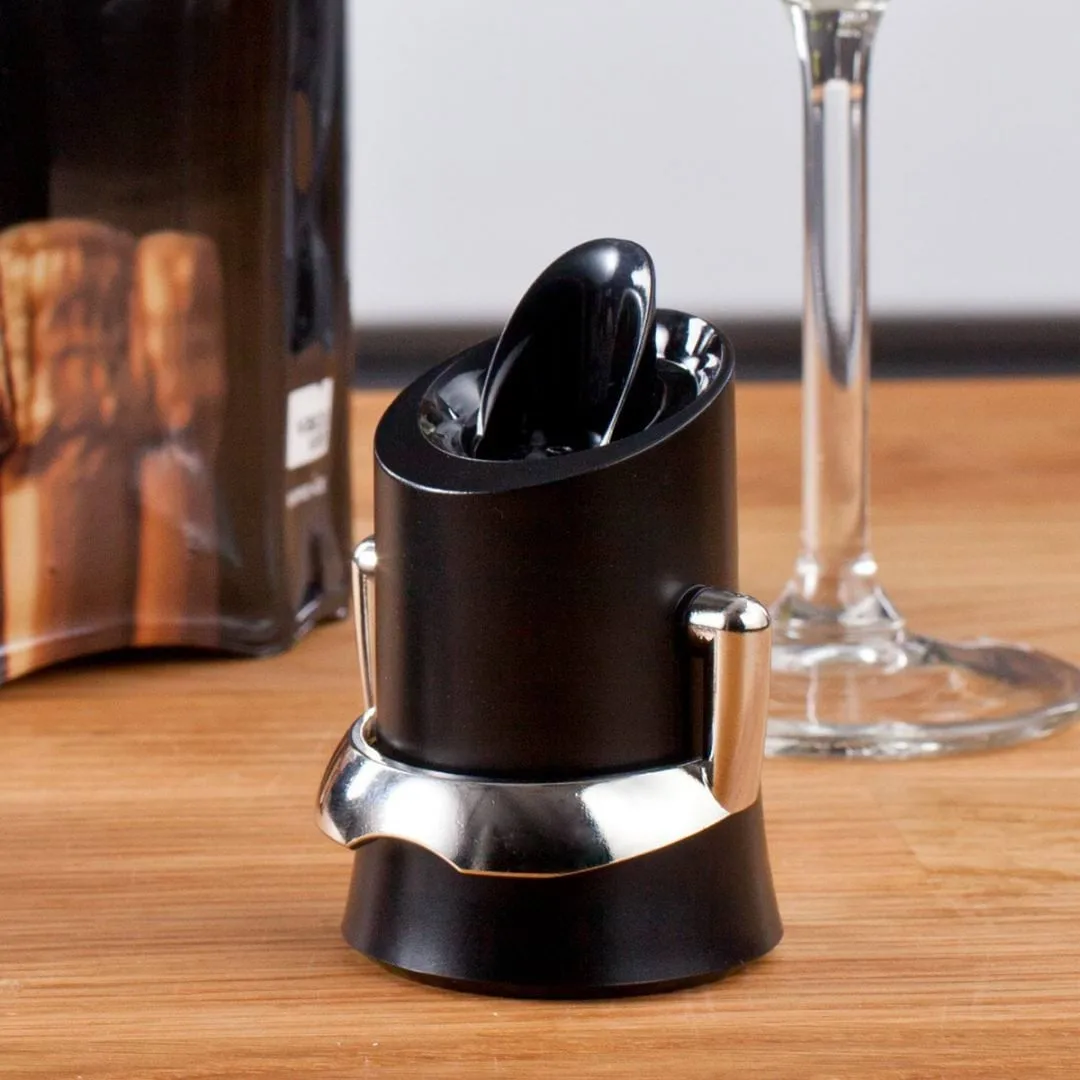 Vacuvin champagne stopper and pourer, Black Vacuvin