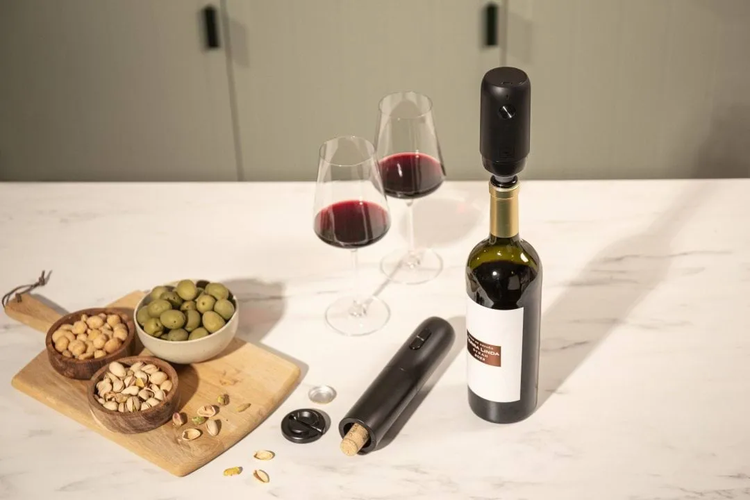 Vacuvin Wine Saver electric vacuum pump, Black Vacuvin