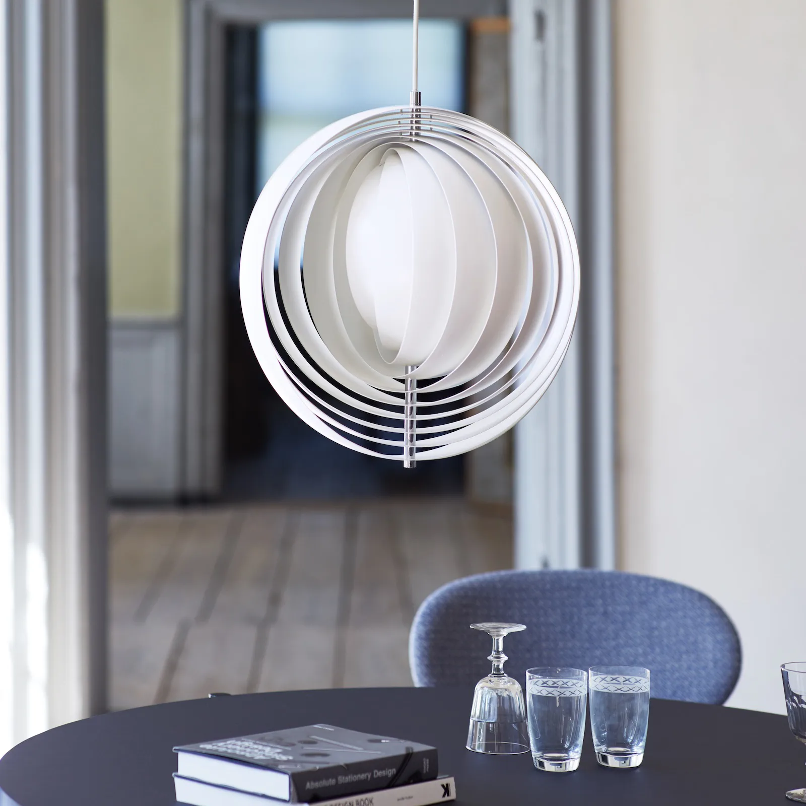 Moon pendant lamp, White, Ø44,5 cm Verpan