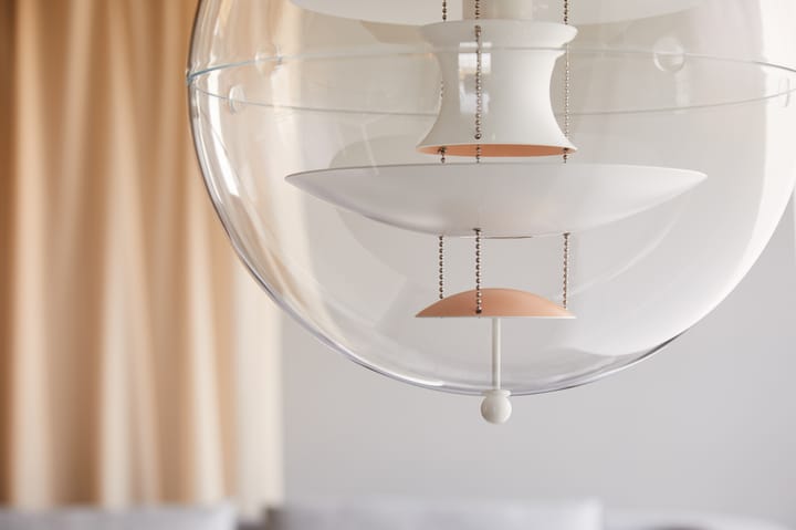 VP Globe Warm Peach ceiling lamp, Ø40 cm Verpan