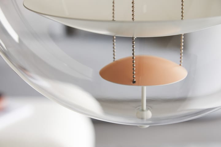 VP Globe Warm Peach ceiling lamp, Ø40 cm Verpan