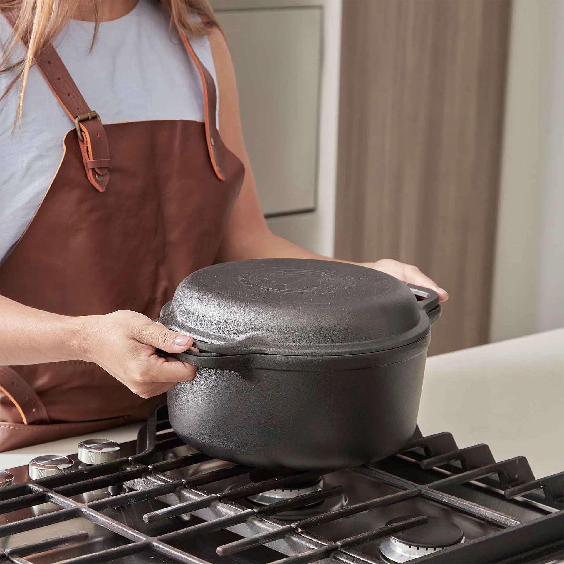 Cast iron Dutch oven and grill pan, pre-seasoned, 2-piece Victoria