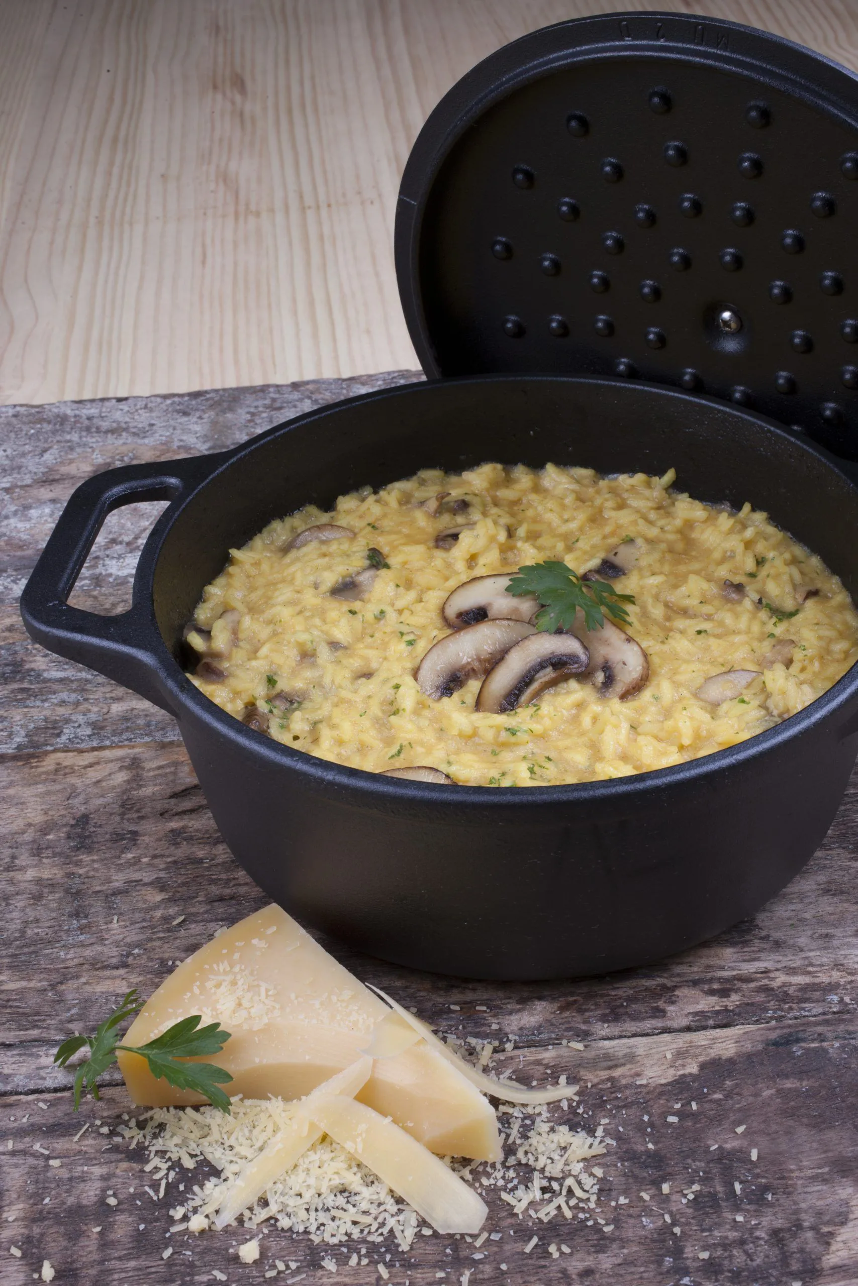 Cast Iron Pot 3.8 l, Black Victoria