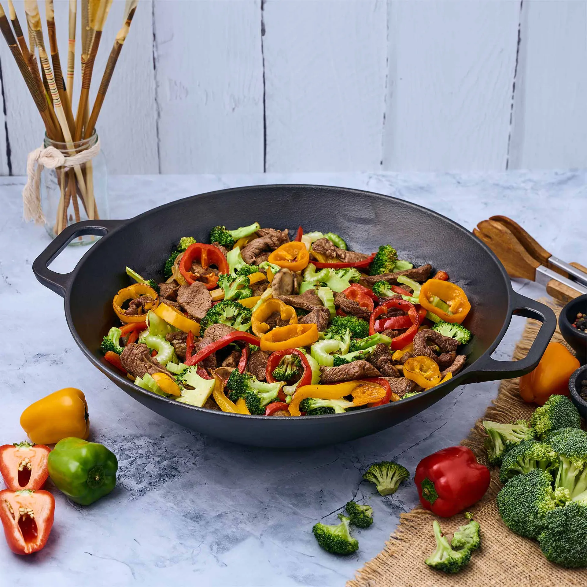 Cast iron wok pan 36 cm, Black Victoria