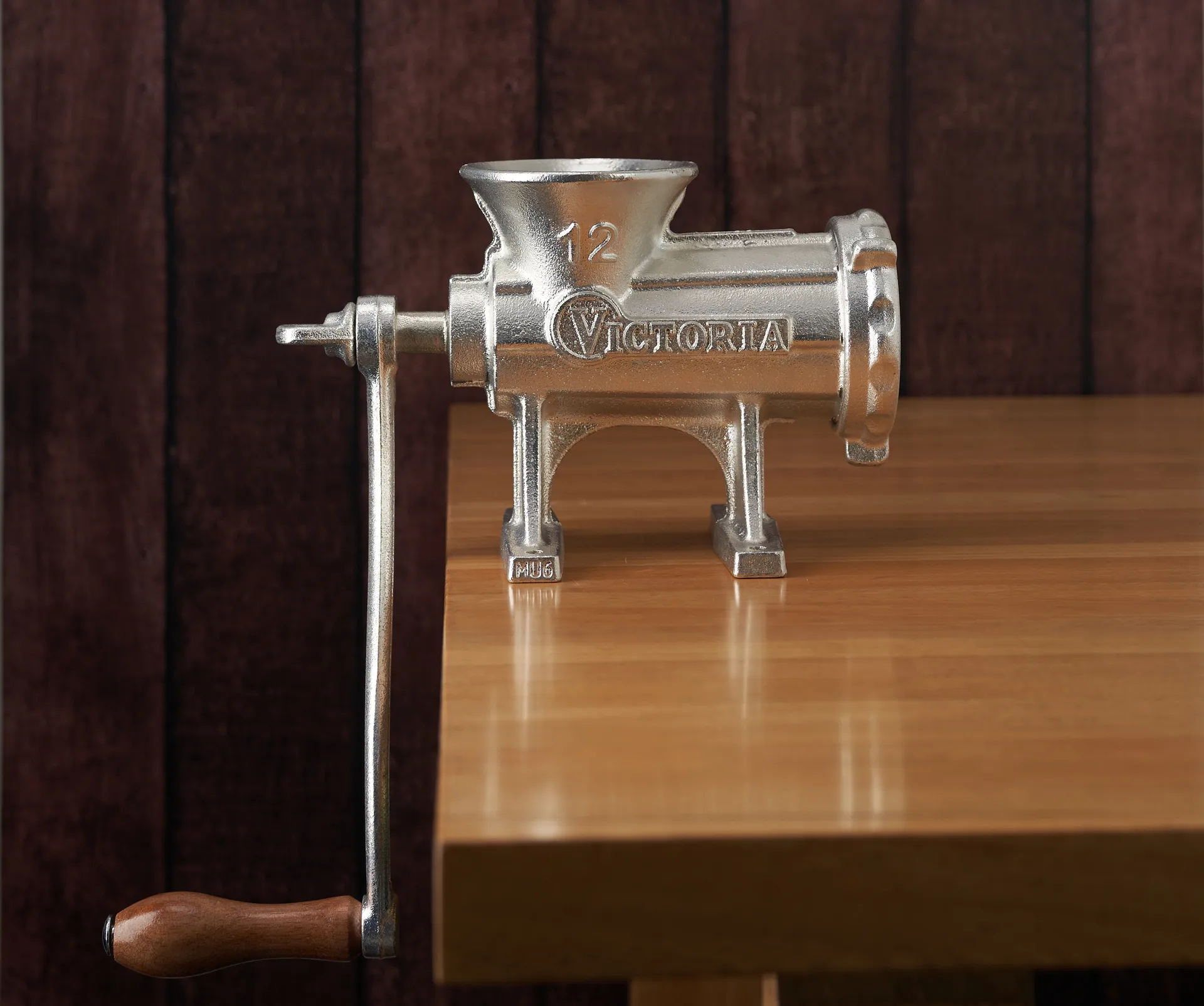 No. 12 Manual Meat Grinder 15.5x21 cm, Silver Victoria