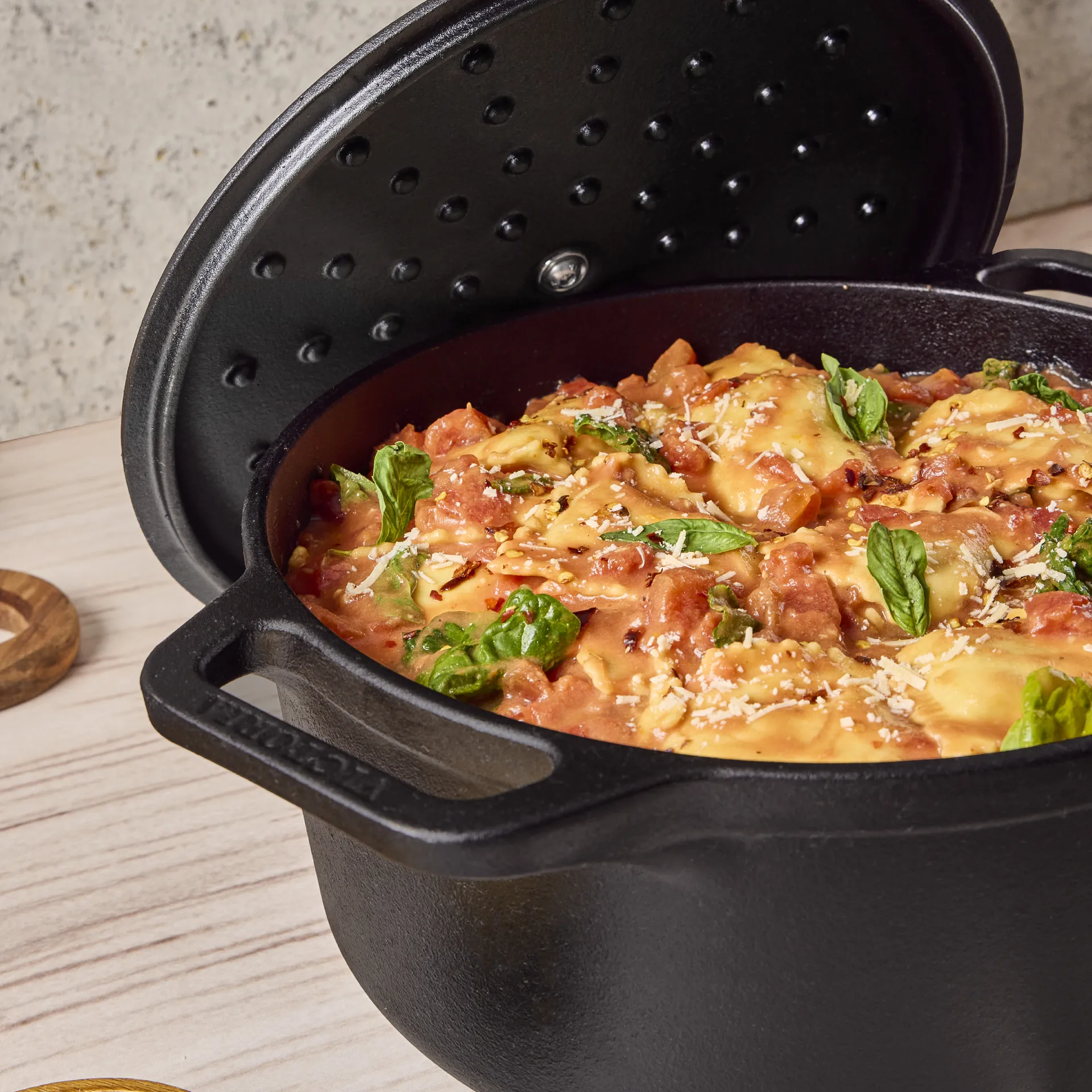 Victoria cast iron casserole, enamelled, 6.6 l Victoria