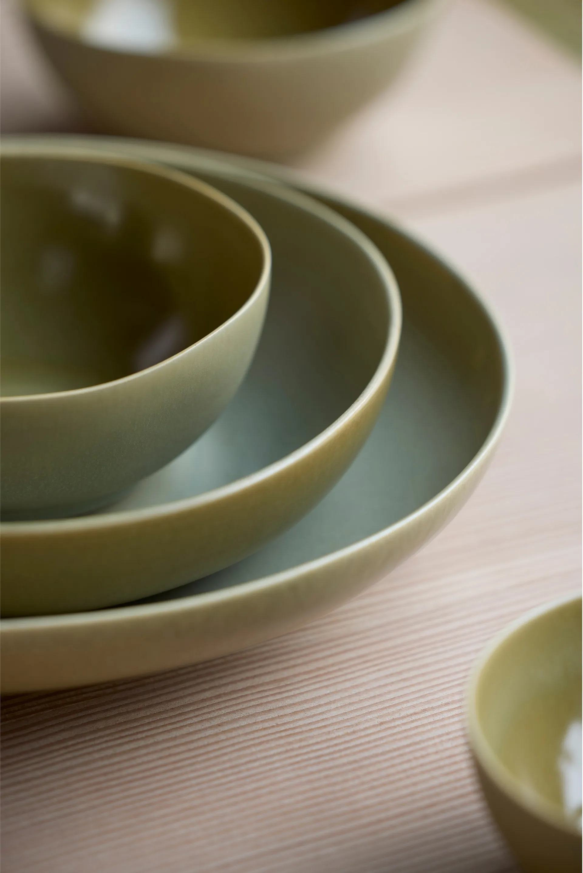 Shoku salad bowl Ø28 cm, Pure Green Villa Collection
