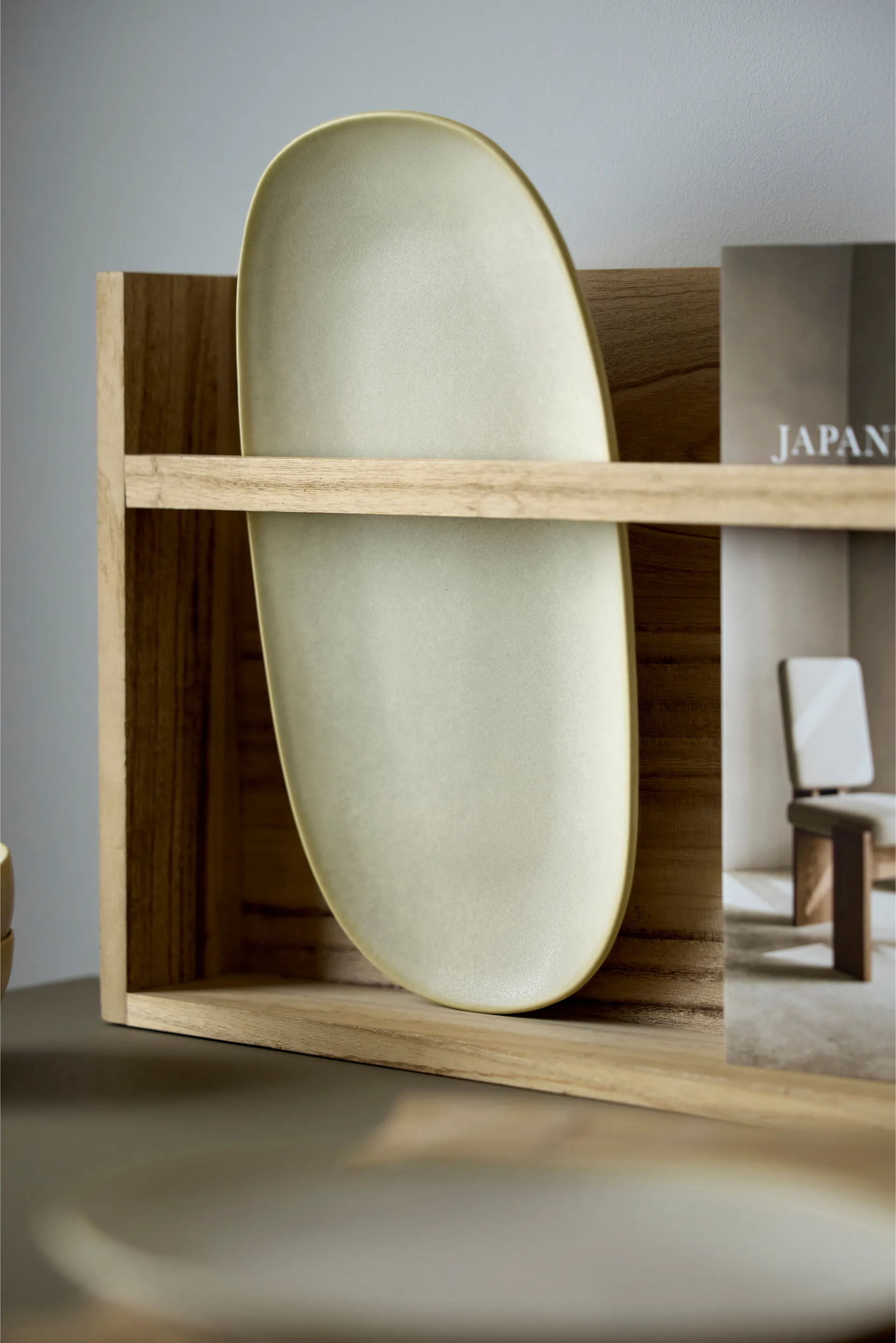 Shoku serving plate 18x34 cm, Beige Villa Collection