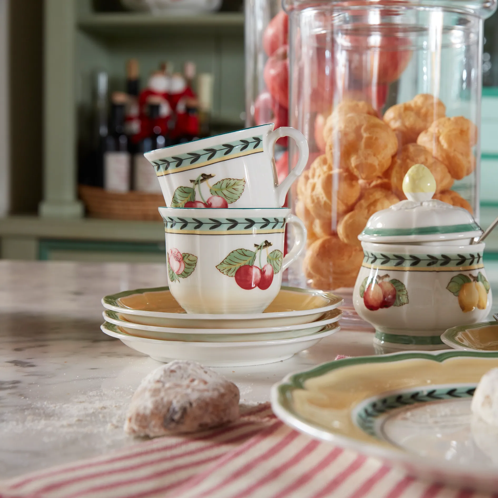 Théière Villeroy & Boch – French Garden – Grand Modèle 35x26 Cm – Motifs Fruits (cerises, Citrons) – NEUVE