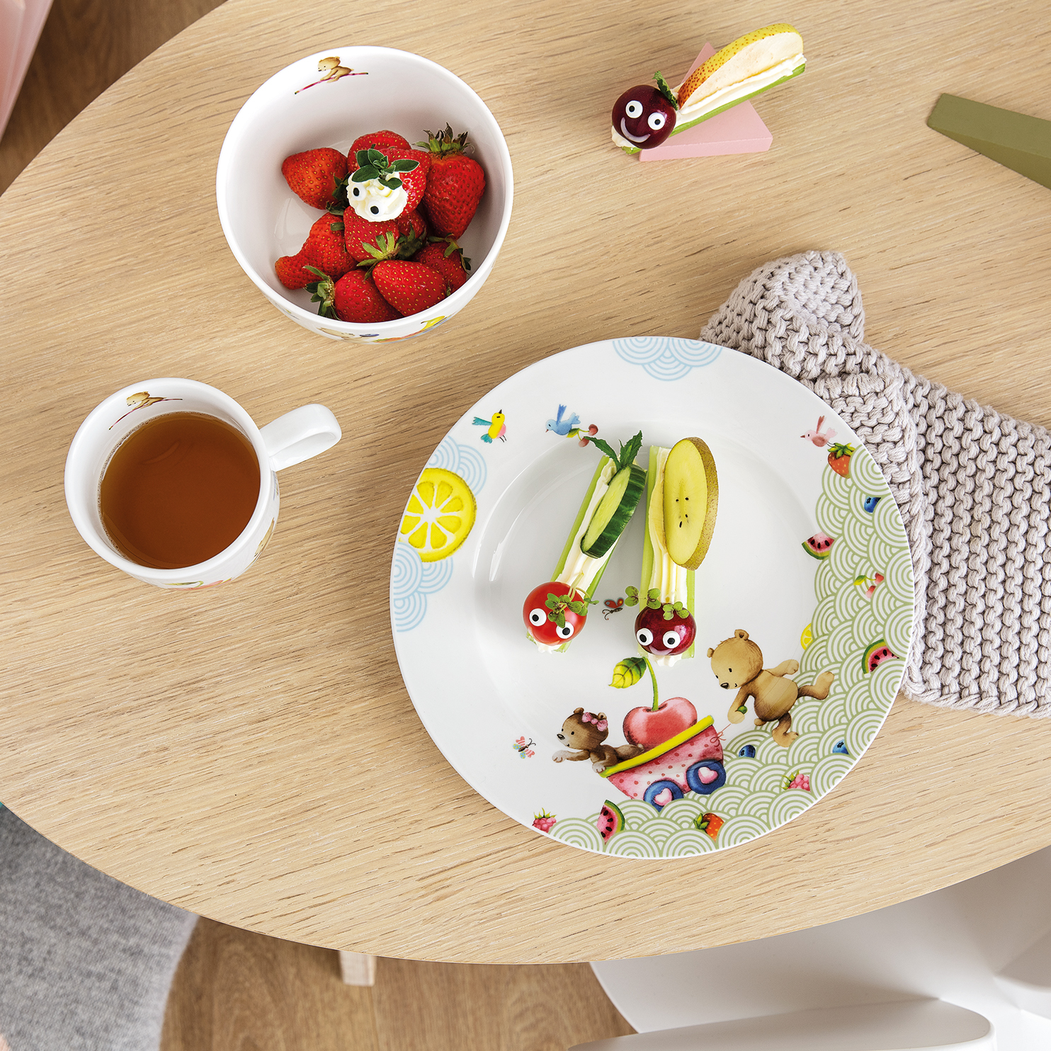 Hungry as a Bear children's dinnerware and cutlery from