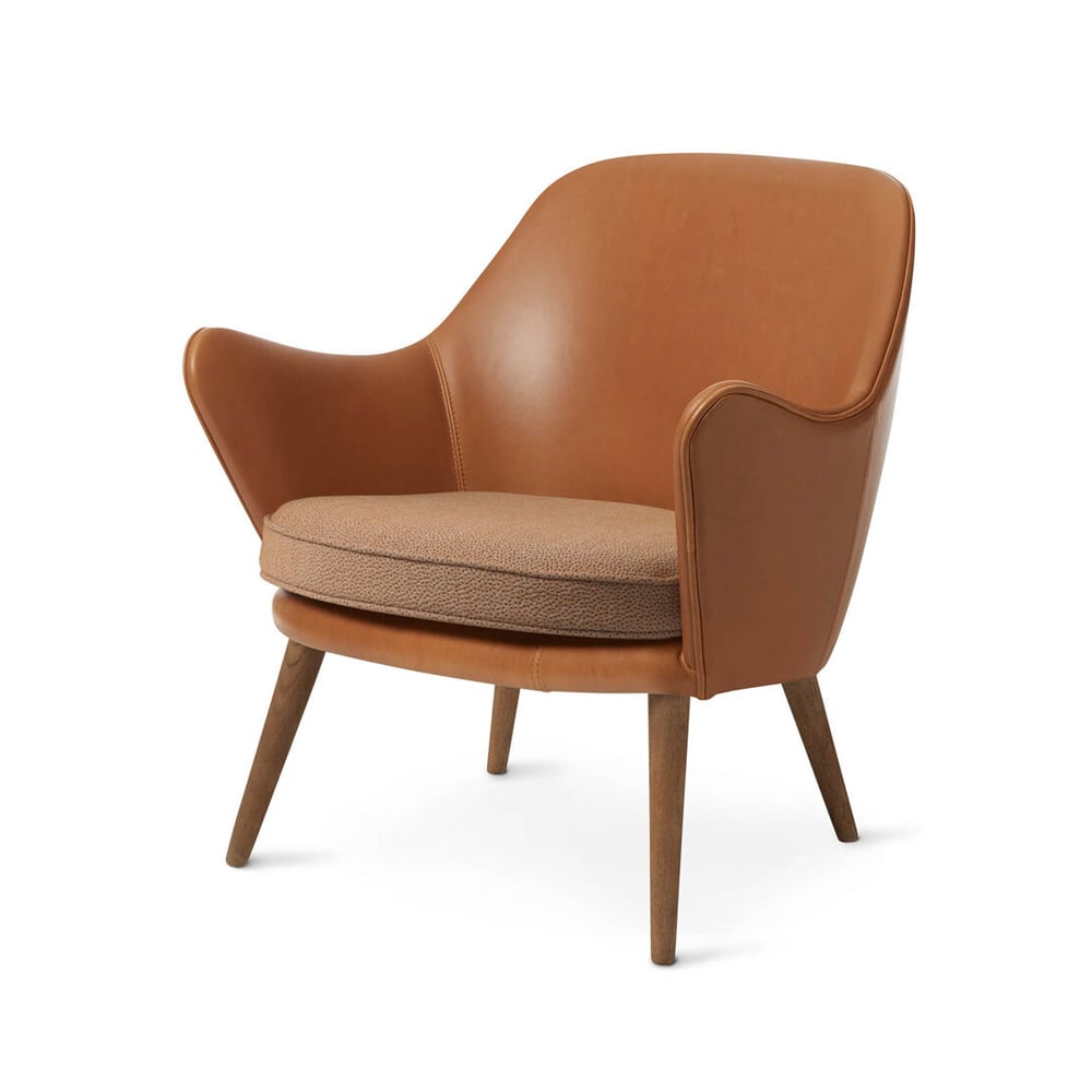 Warm Nordic Dwell lounge chair Leather silk 0250/sprinkles 254 camel/latte, legs in oak