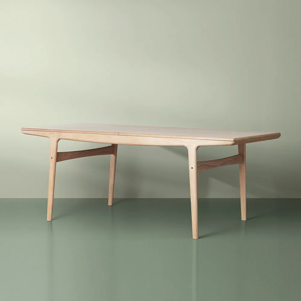 Evermore dining table, Oak white oil.160 cm Warm Nordic