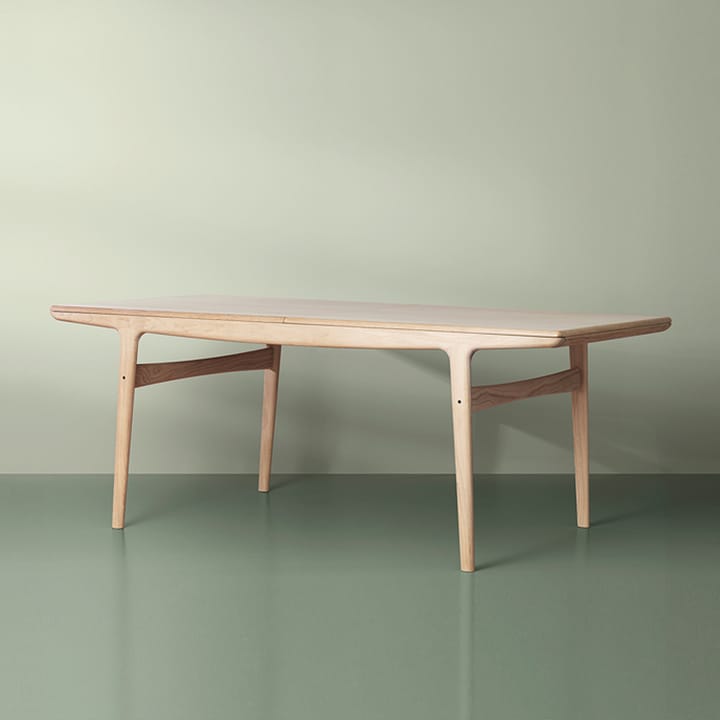 Evermore dining table - Walnut oil 160 cm - Warm Nordic