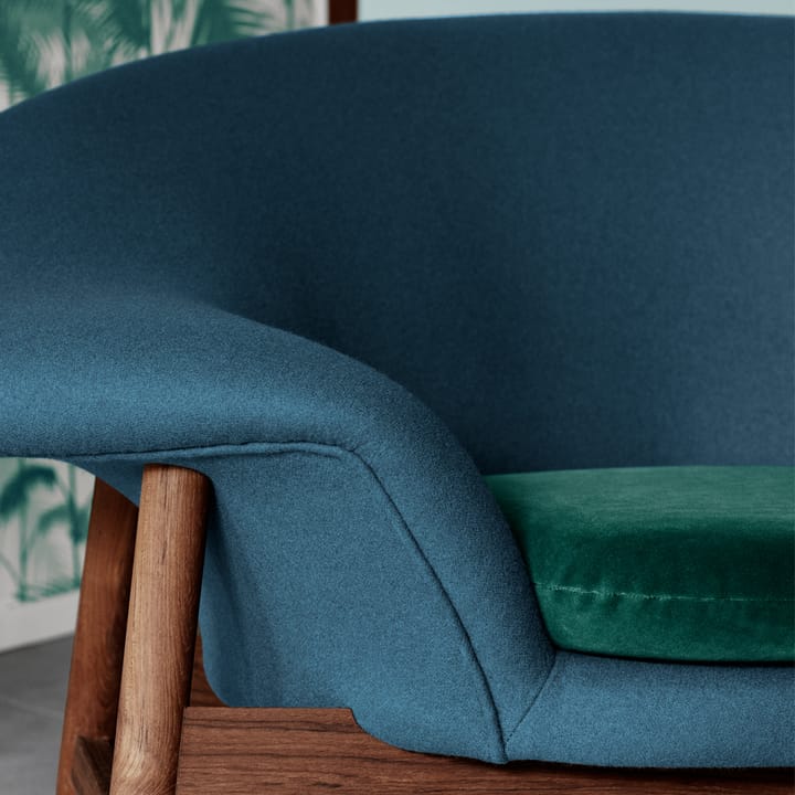 Fried Egg armchair, Fabric canvas 424 dark ochre, oiled teak legs Warm Nordic