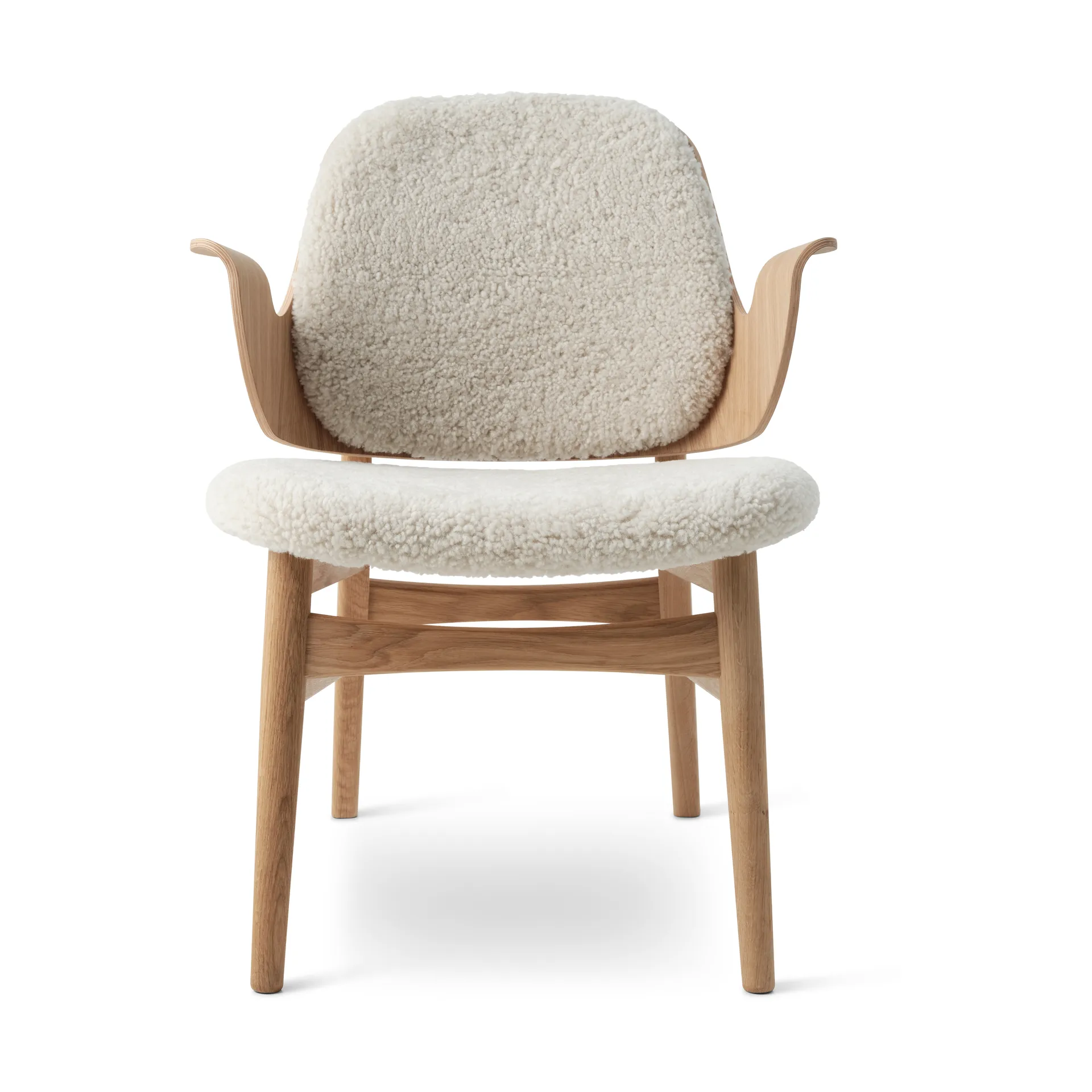 Gesture lounge chair, Sheepskin moonlight, white oiled oak structure Warm Nordic